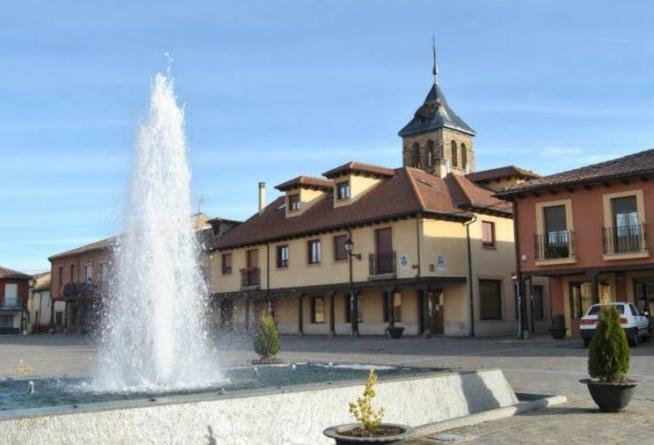 Mencia Villa Mansilla de las Mulas Exterior photo
